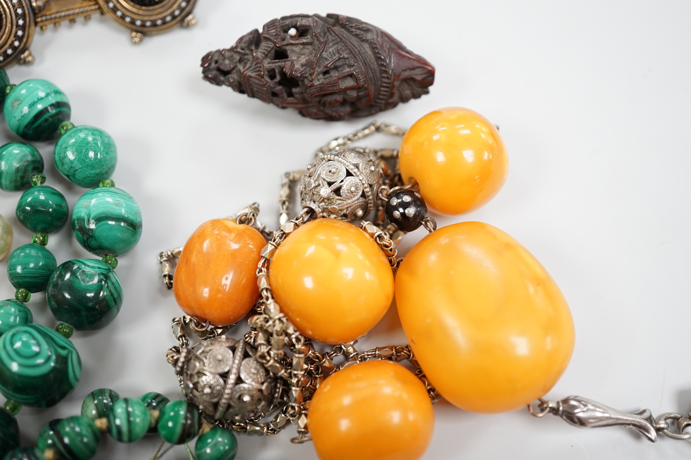 Assorted jewellery including a white metal and micro mosaic brooch, malachite necklace, 9ct and gem set bar brooch and ring, amber and white metal necklace etc.